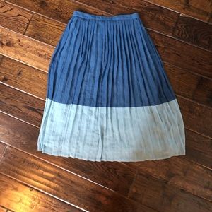 Two tone blue pleated skirt